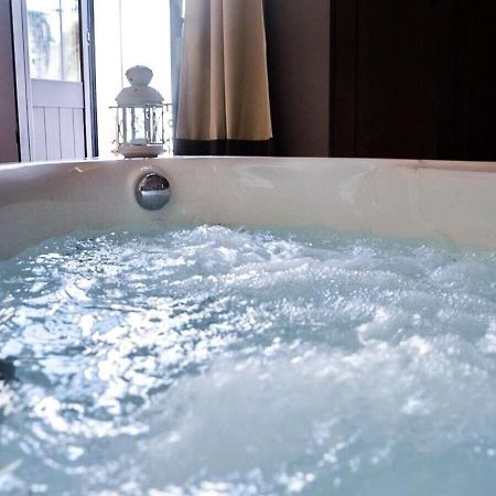 Wineexperience- Wine&Jacuzzi Suite Lecce Kültér fotó