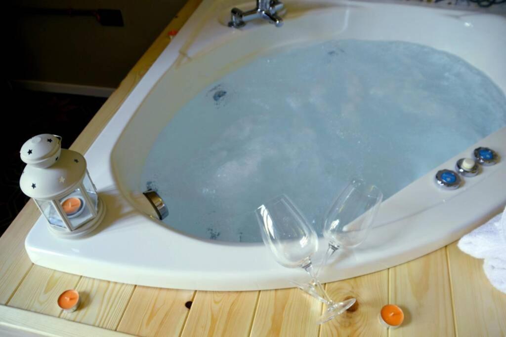 Wineexperience- Wine&Jacuzzi Suite Lecce Kültér fotó