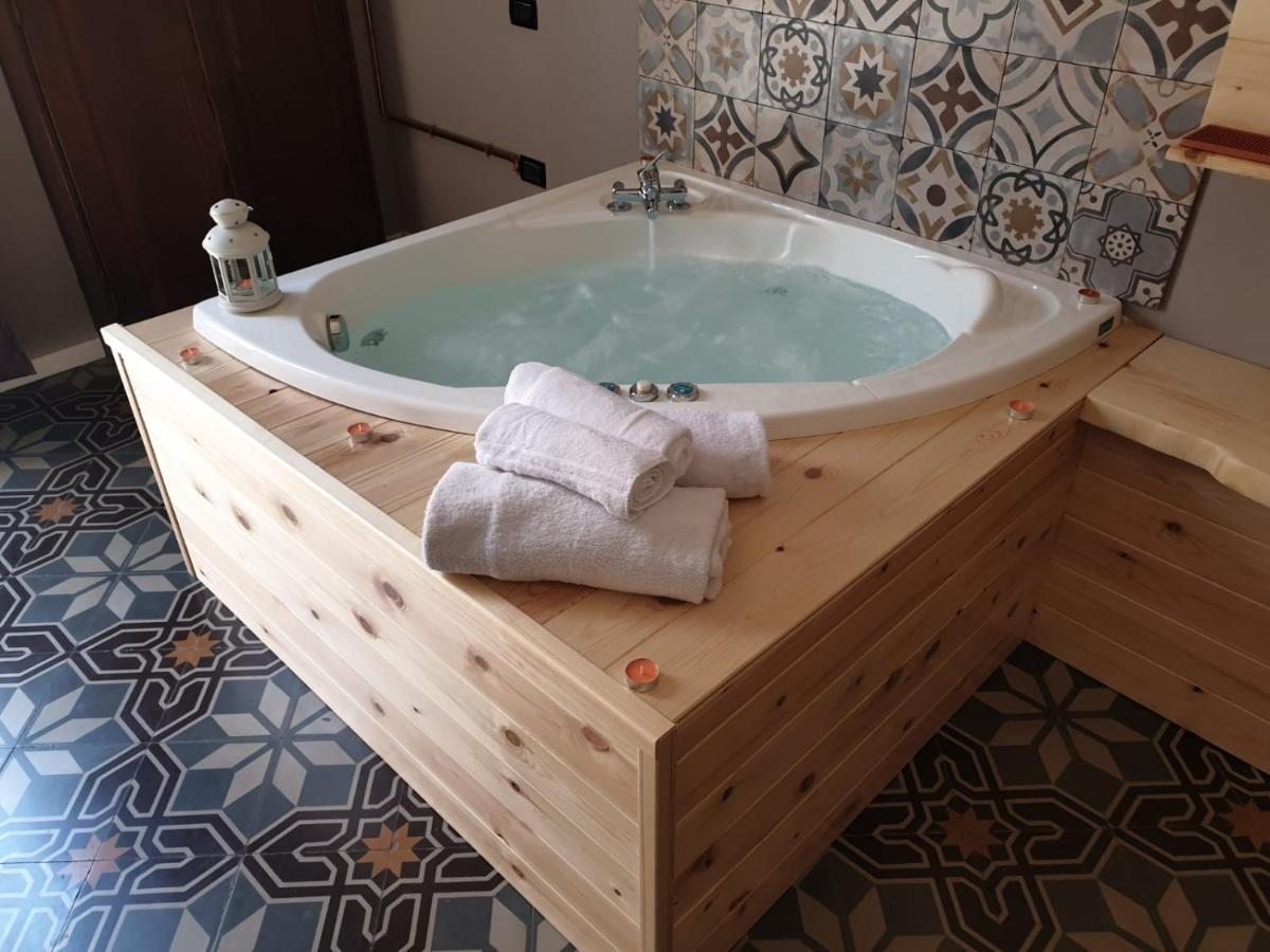 Wineexperience- Wine&Jacuzzi Suite Lecce Kültér fotó