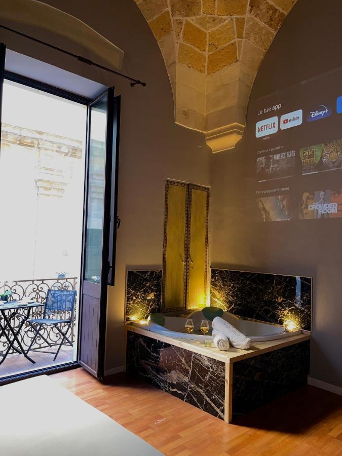 Wineexperience- Wine&Jacuzzi Suite Lecce Kültér fotó