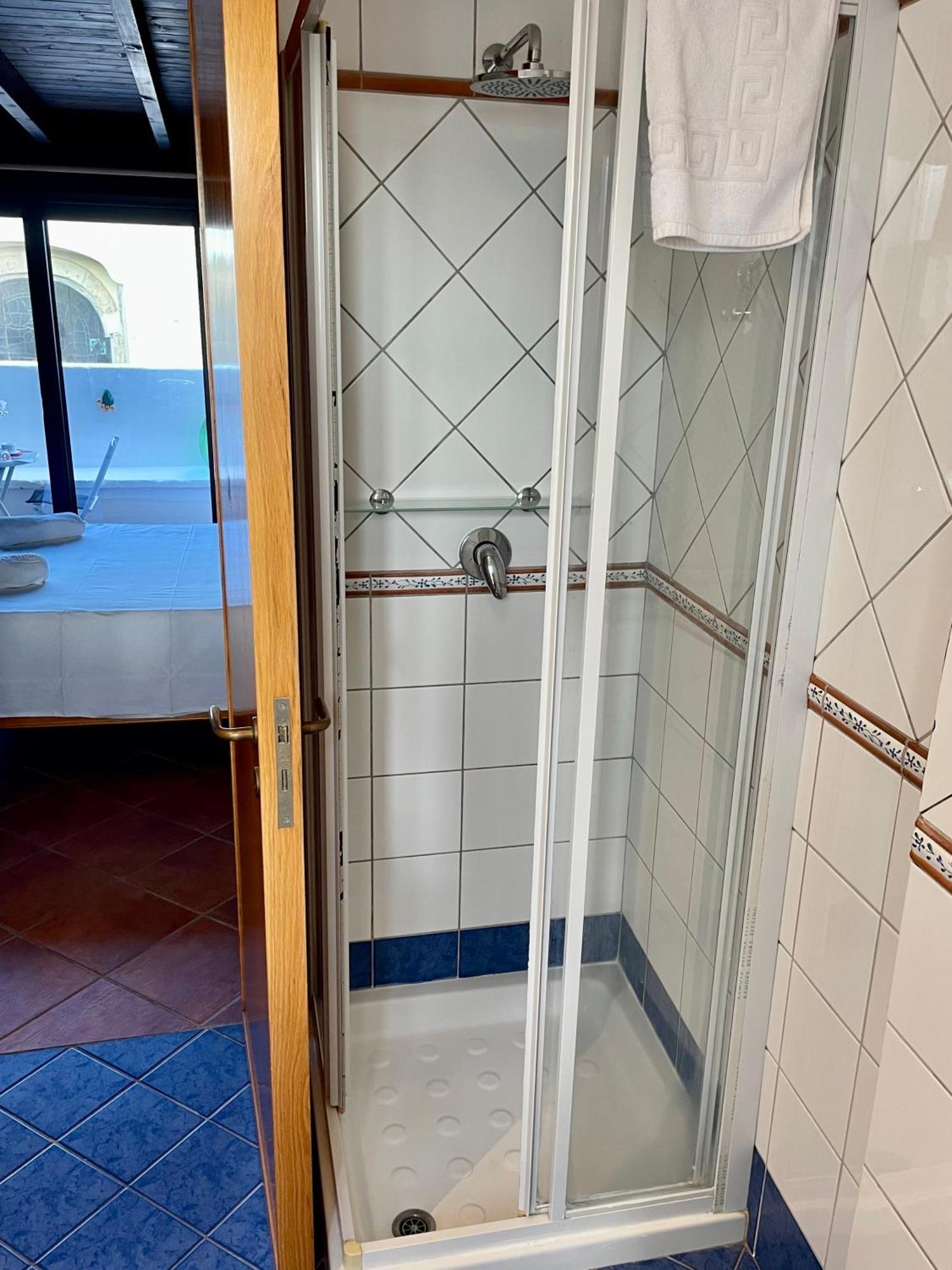 Wineexperience- Wine&Jacuzzi Suite Lecce Kültér fotó